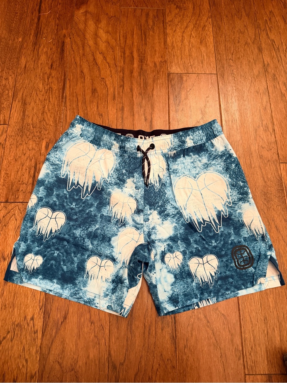 Overtime Kids Cold Hearts Melo Hearts Shorts - Youth XL - NWT